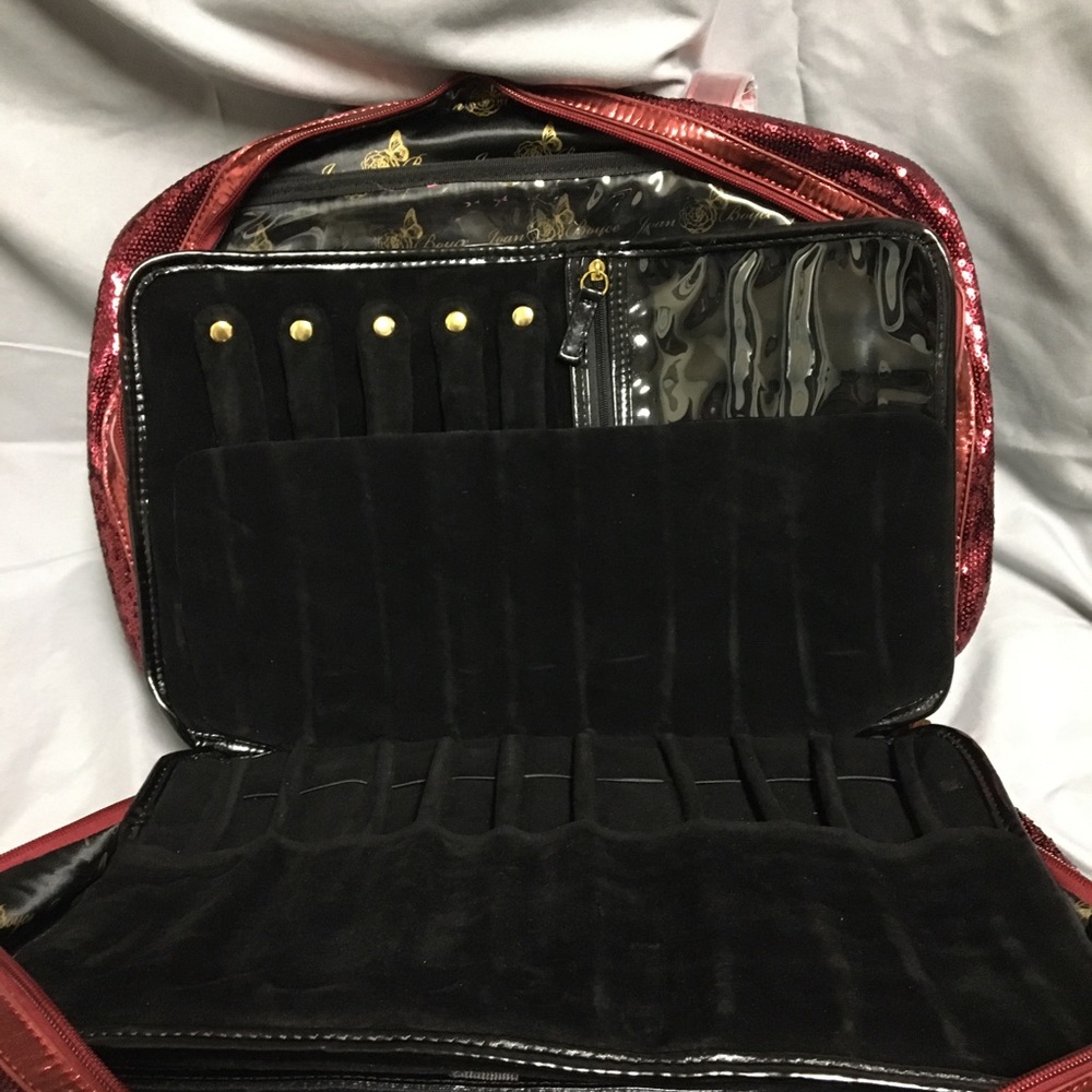 Accessory Bag - Picture 6 of 11